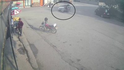 Hatay’ın Payas ilçesinde motosiklet ile otomobilin çarpışması sonucu meydana gelen