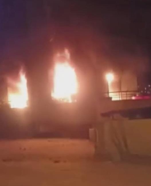 Yangın, Defne ilçesi Çekmece Mahallesi 37. Sokak üzerinde bulunan 5
