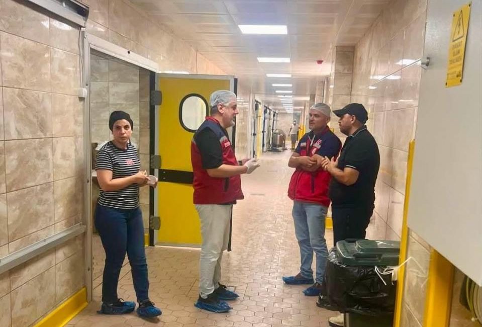 Hatay’da faaliyet gösteren bir süt işleme tesisinde, tüketicilerin güvenilir ve