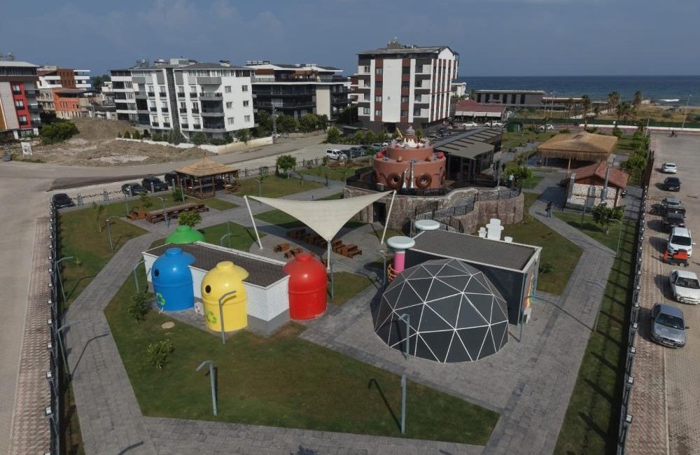 Hatay’ın İskenderun ilçesinde yenilenen Aile Köyü, çocuklar ve aileler için