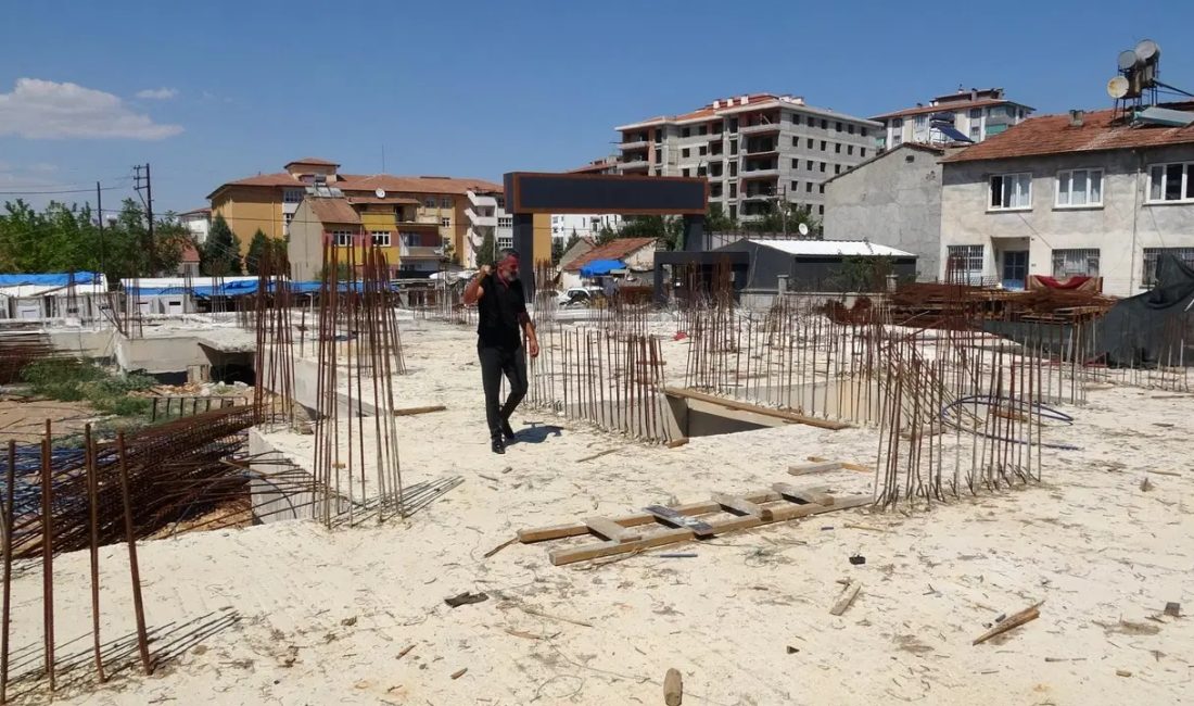 Malatya’nın Yeşilyurt ilçesinde yapımı süren 105 dairelik bir projede beton