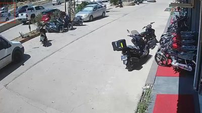 Hatay’ın Reyhanlı ilçesinde meydana gelen trafik kazasında, yolun karşısına geçmeye