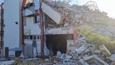 6 Şubat depremlerinde ağır hasar alarak yıkılan Antakya Meslek Yüksekokulu,