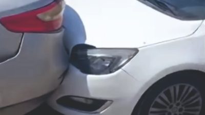 Hatay’ın Antakya ilçesinde 4 aracın karıştığı zincirleme trafik kazası meydana
