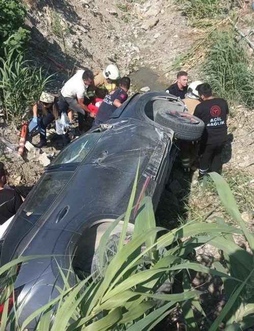 Hatay’ın Samandağ ilçesinde meydana gelen trafik kazasında 2 kişi yaralandı.
Kaza,