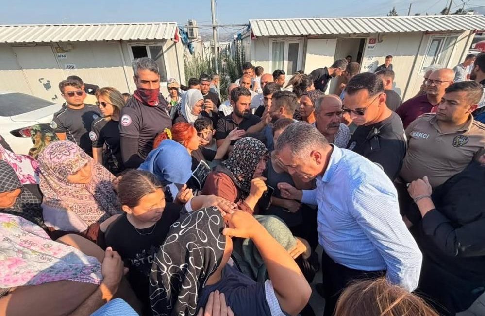 Hatay’da konteyner kentlerde kalan vatandaşların tahliye edilmesine yönelik çalışmalar kapsamında,