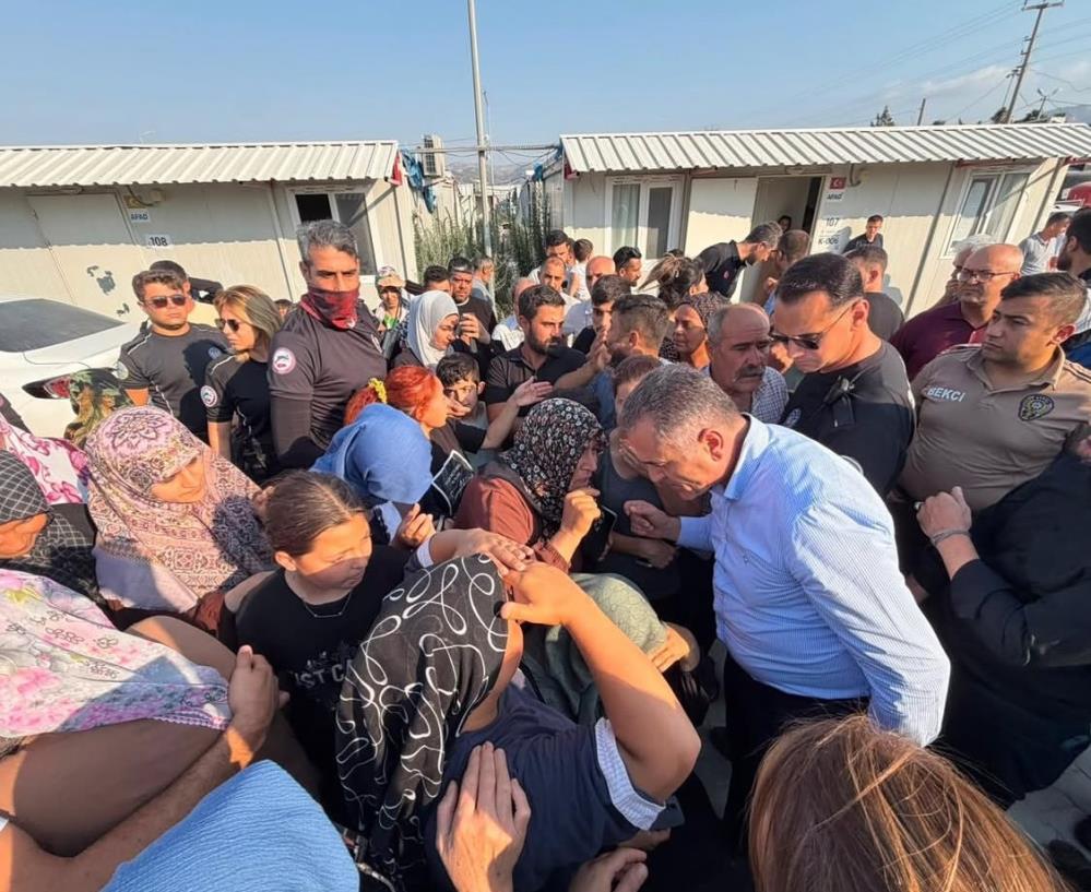 Hatay’da konteyner kentlerde kalan vatandaşların tahliye edilmesine yönelik çalışmalar kapsamında,