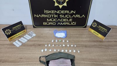 Hatay’ın İskenderun ilçesinde düzenlenen uyuşturucu operasyonunda 63,28 gram kokain, 33