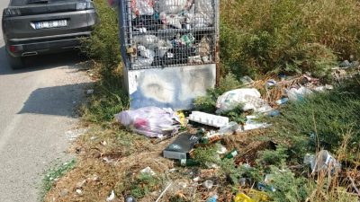 Hatay'ın Defne ilçesine bağlı Çekmece Mahallesi 396. Sokak sakinleri, yaklaşık