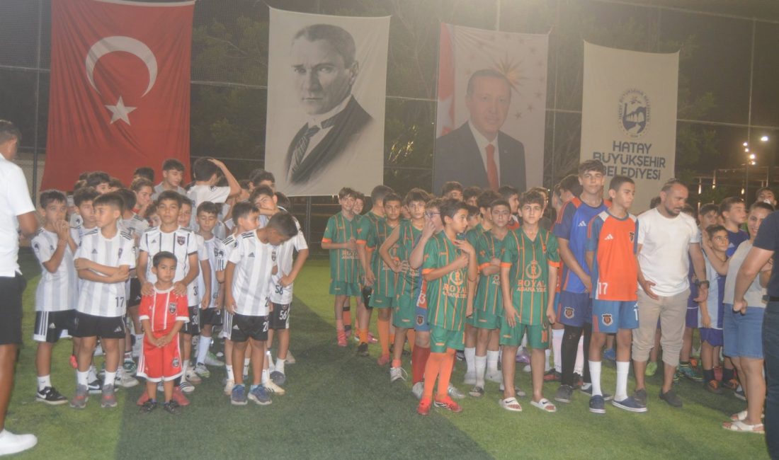 &nbsp; Geleceğin yıldız futbolcuları bir birleriyle kıyasiye mücadele ederken, sporcu