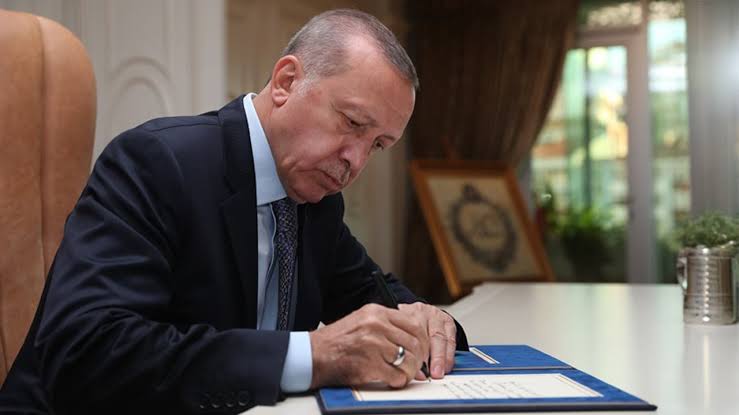 Cumhurbaşkanı Recep Tayyip Erdoğan’ın imzasıyla Resmi Gazete’de yayımlanan kararla bazı