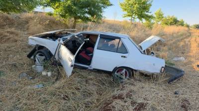 Hatay'ın Hassa ilçesinde iki otomobilin çarpışması sonucu meydana gelen trafik