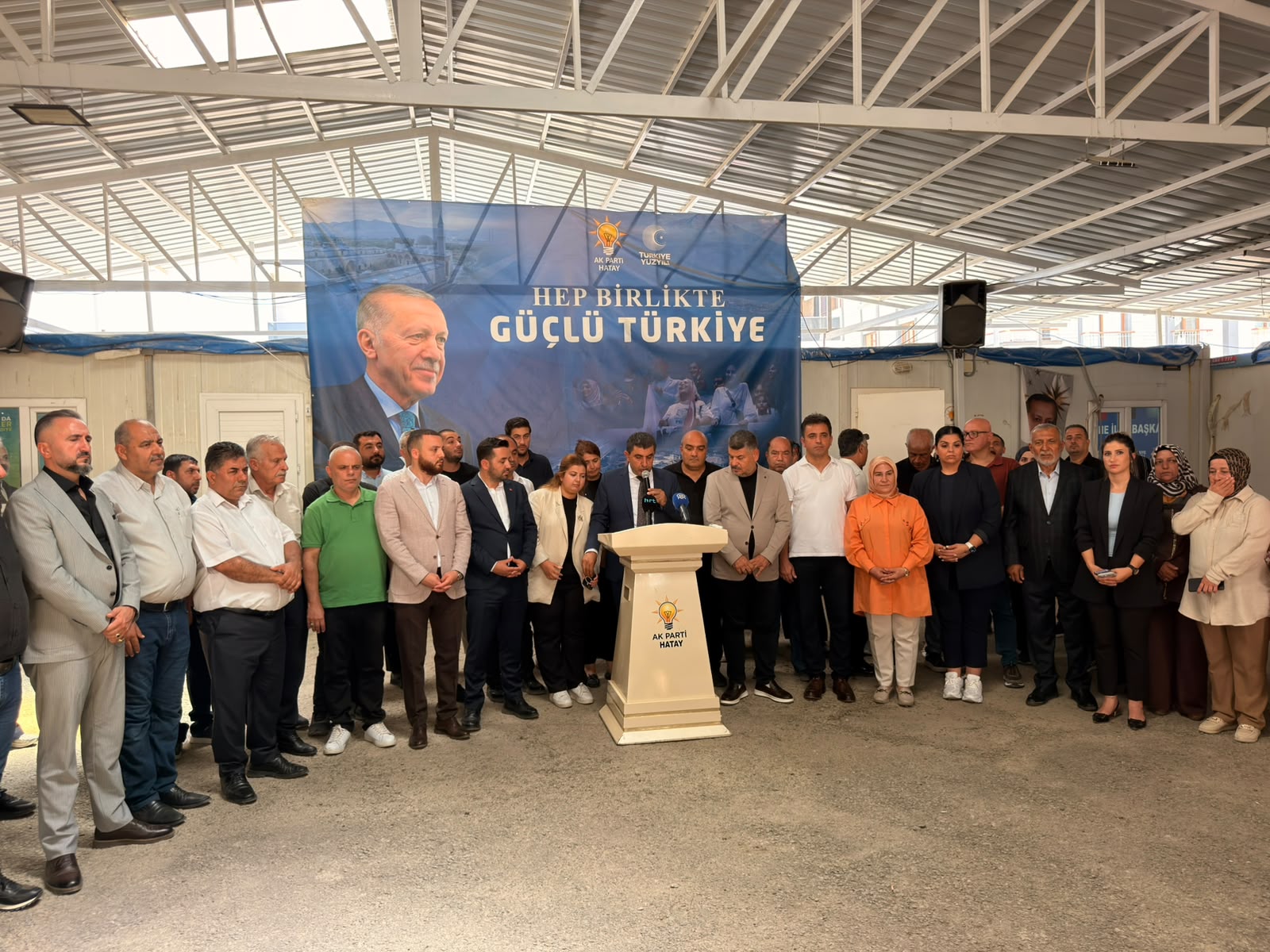 AK Parti’nin 25. kuruluş yıl dönümü dolayısıyla 81 ilde eş