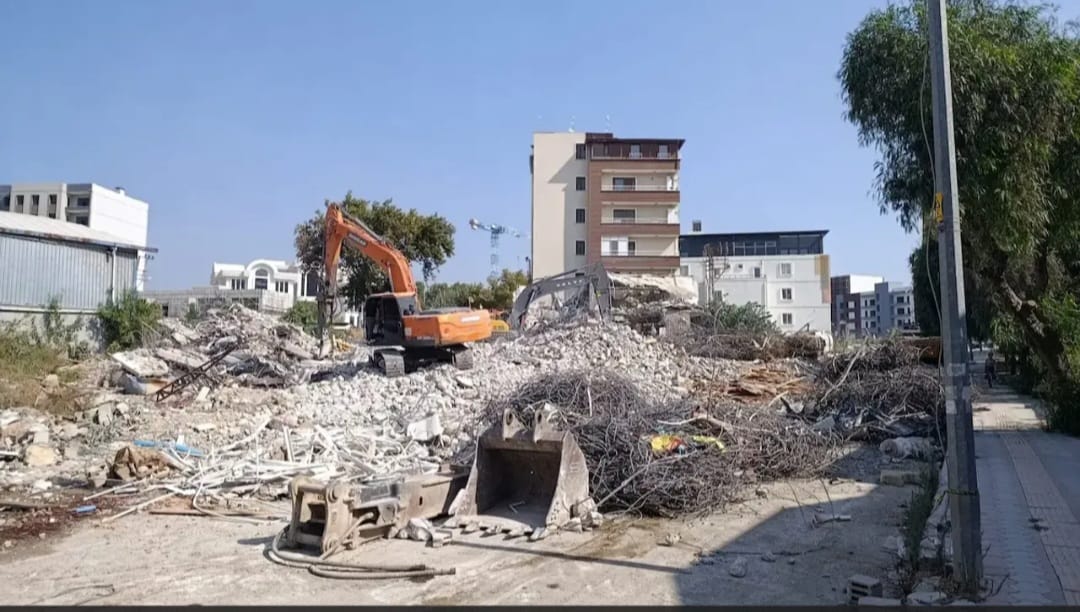 Antakya Çevre Koruma Derneği, Defne ilçesine bağlı Turunçlu Mahallesi’nde yıkılan