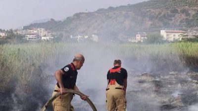 Hatay’ın Antakya ve Samandağ ilçelerinde meydana gelen iki ayrı yangın,