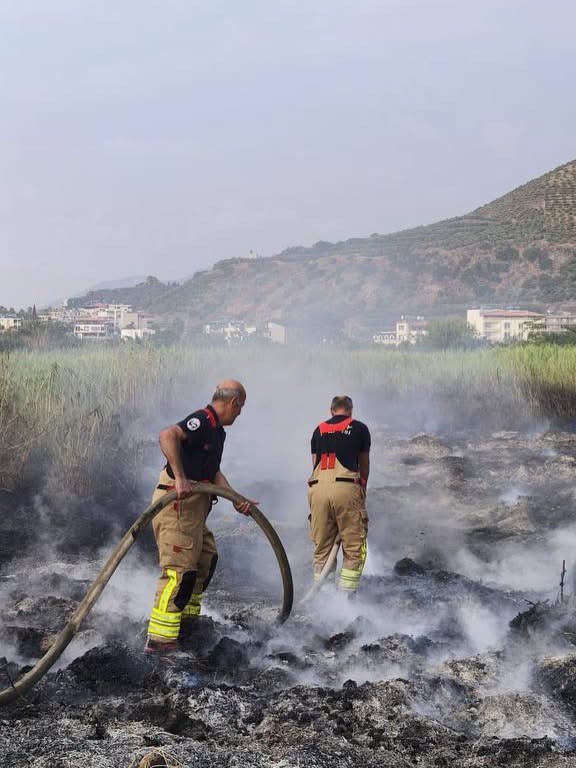 Hatay’ın Antakya ve Samandağ ilçelerinde meydana gelen iki ayrı yangın,