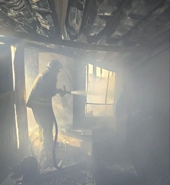Hatay’ın Belen ilçesinde bir evde çıkan yangın, itfaiye ekiplerinin hızlı