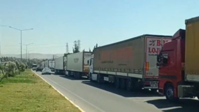 Hatay’ın Reyhanlı ilçesindeki Cilvegözü Sınır Kapısı’nda yaşanan TIR yoğunluğu, sürücülerin