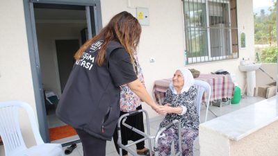 Belen’in Müftüler Mahallesi’nde yaşayan 98 yaşındaki Şemsi Saydam’ın evine ulaşımı