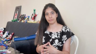 Hatay’ın İskenderun ilçesinde yaşayan Bahtınur Ezgeç, bipolar bozuklukla mücadelesini sanatla