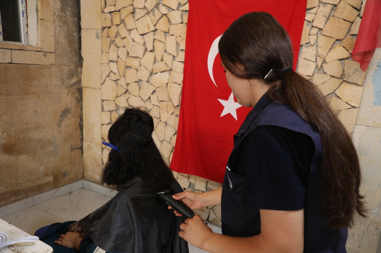 Hatay Büyükşehir Belediyesi (HBB), sosyal belediyecilik çalışmaları kapsamında yaşlı, engelli