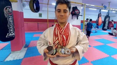 Reyhanlı’da yaşayan 13 yaşındaki karateci Ahmet Nassa, dört yılda 28’i