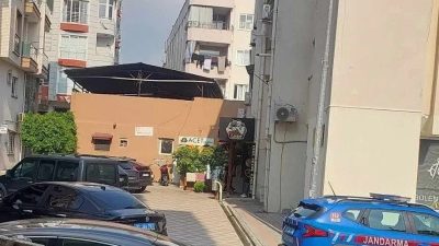 Erzin’de 24 yaşındaki N.O., bir evin banyosunda beylik tabancasıyla göğsünden