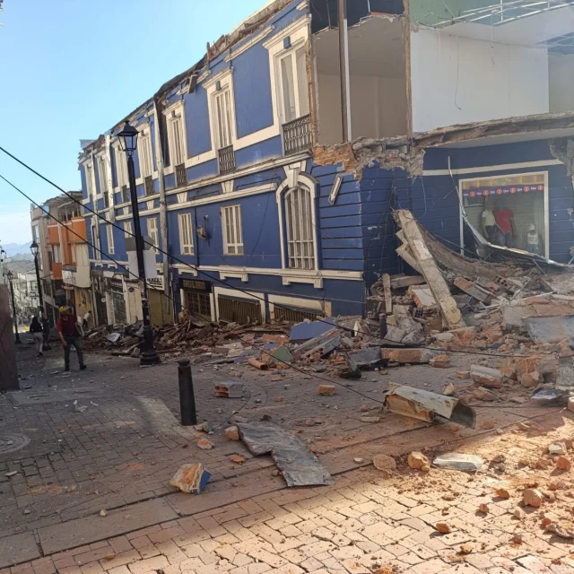 Kolombiya’nın batısında meydana gelen 7,4 büyüklüğündeki deprem, başkent Bogota’nın yanı