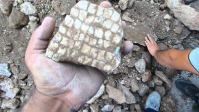 Hatay’ın Reyhanlı ilçesinde yürütülen altyapı çalışmaları sırasında yerin yaklaşık 1,5