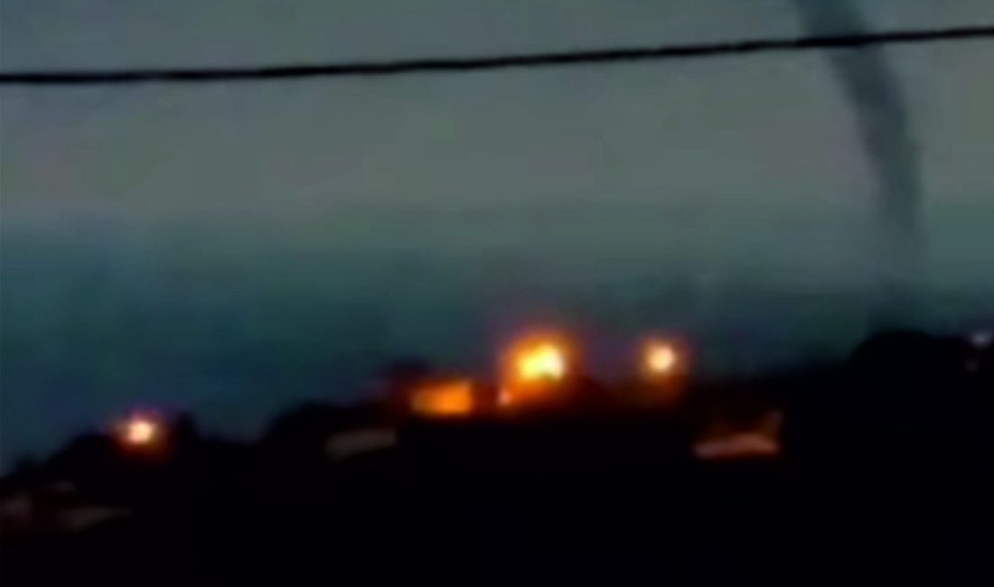 Samandağ Çevlik açıklarında iki hortum oluşurken, hortumlar karaya ulaşmadan kayboldu;
