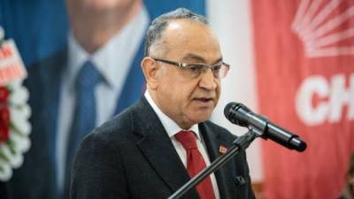 Mehmet Gönenç başkanlığındaki eski CHP il yönetimi komple istifa etti,YENİ