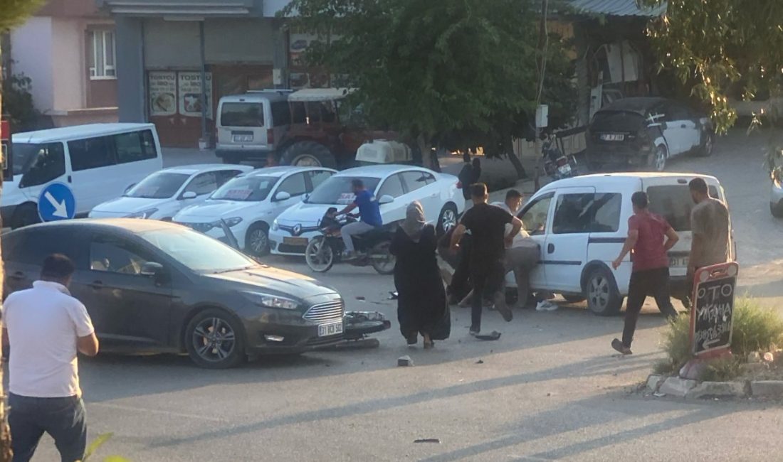 Antakya’ya bağlı Avsuyu Mahallesi’nde meydana gelen kazada, otomobille çarpışan motosiklet