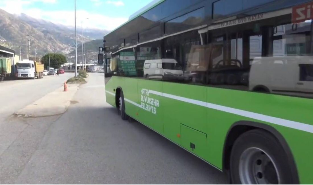 Hatay Büyükşehir Belediyesi, 30 Ağustos Zafer Bayramı dolayısıyla kent genelinde