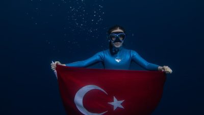 Dünya rekortmeni milli sporcu Şahika Ercümen, 30 Ağustos Zafer Bayramı’nın