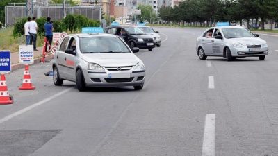 Milli Eğitim Bakanlığı (MEB), sürücü belgesi almak isteyen adayları ilgilendiren