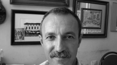 Antakyalı tiyatrocu M. Vejdi Koçak, deprem sonrası ağır darbe alan