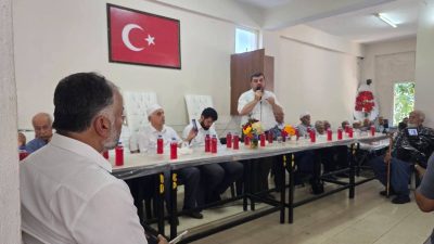 Yayladağı’nın Bezge Mahallesi’nde imece usulüyle düzenlenen geleneksel köy hayrında yaklaşık