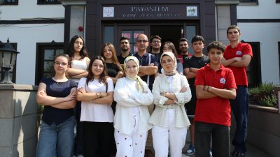 Hatay’ın Payas ilçesinde PayaSTEM Yapay Zeka Merkezi’nde eğitim alan lise
