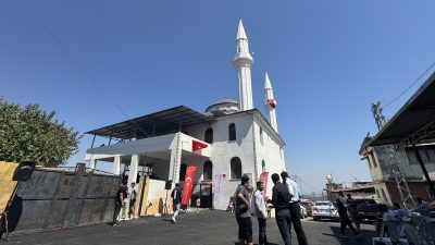 Hatay’ın Altınözü ilçesinde, 6 Şubat depremlerinde ağır hasar alarak yıkılan