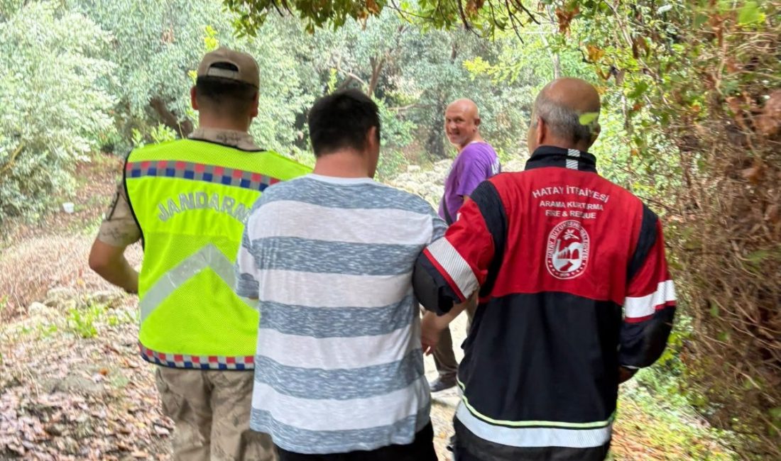 Hatay’ın Samandağ ilçesinde Titus Tüneli çevresindeki kayalıklarda mahsur kalan Down