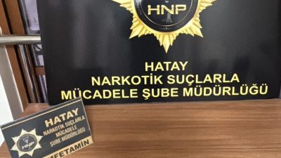 Hatay’ın Kırıkhan ilçesinde narkotik ekiplerinin düzenlediği operasyonda bir araçta metamfetamin