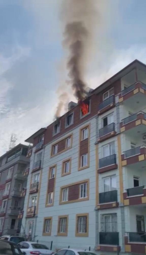 Hatay’ın Antakya ilçesinde 5 kişilik bir ailenin yaşadığı evde sabah