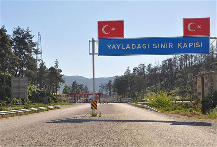 Yayladağı Sınır Kapısı’nda giriş çıkışlar 2,5 gün süreyle durduruldu. Edinilen