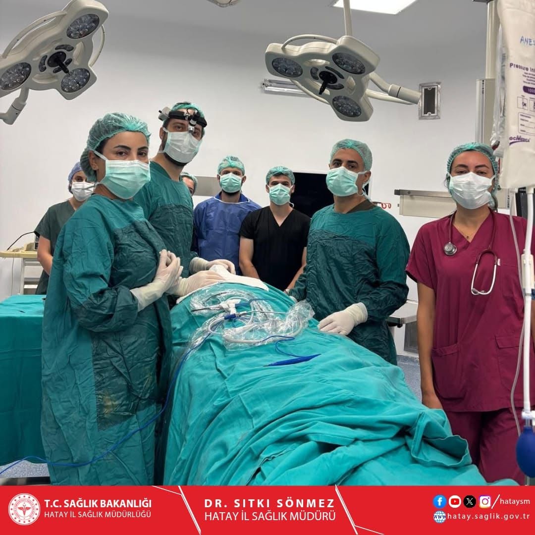 Erzin Devlet Hastanesi’nde ilk kez gerçekleştirilen rinoplasti ameliyatı başarıyla tamamlandı.