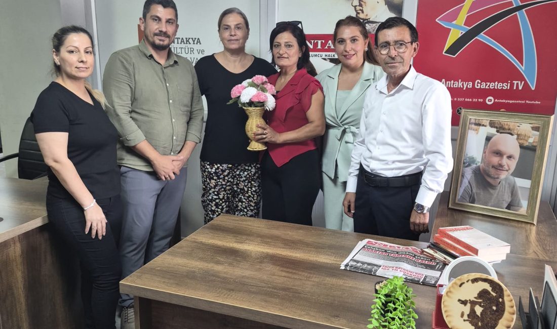 Uluslararası Gazeteciler Cemiyeti (UGC) Hatay Şube Başkanı gazeteci Suna Zeytun