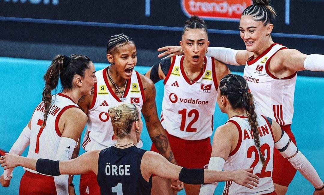 A Millî Kadın Voleybol Takımı, Avrupa Şampiyonası finalinde İtalya’yı nefes