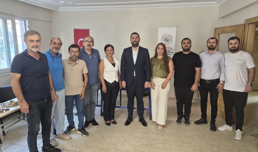 Samandağ Belediye Başkanı Emrah Karaçay, UGC Hatay Şubesi’nde gazetecilerle buluştu.