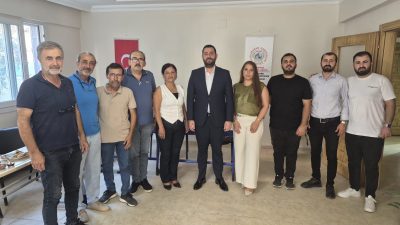 Samandağ Belediye Başkanı Emrah Karaçay, UGC Hatay Şubesi’nde gazetecilerle buluştu.