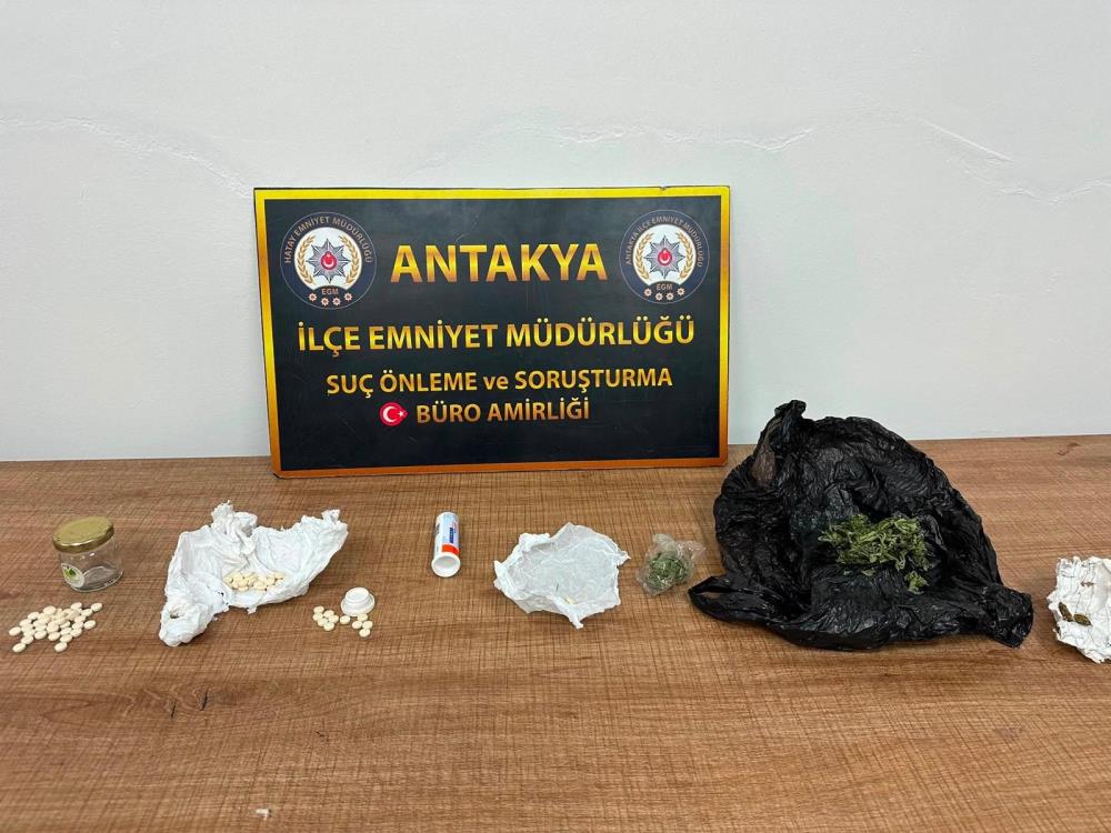 Hatay’ın Antakya ilçesinde polis ekiplerince uyuşturucu madde kullanım ve ticaretinin