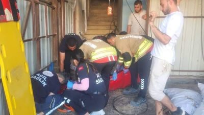 Hatay’ın Antakya ilçesinde yük asansörünün henüz belirlenemeyen bir nedenle düşmesi